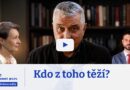 Všichni řeší telefon. Ale kdo vytvořil ten systém? | Mezi dvěma světy
